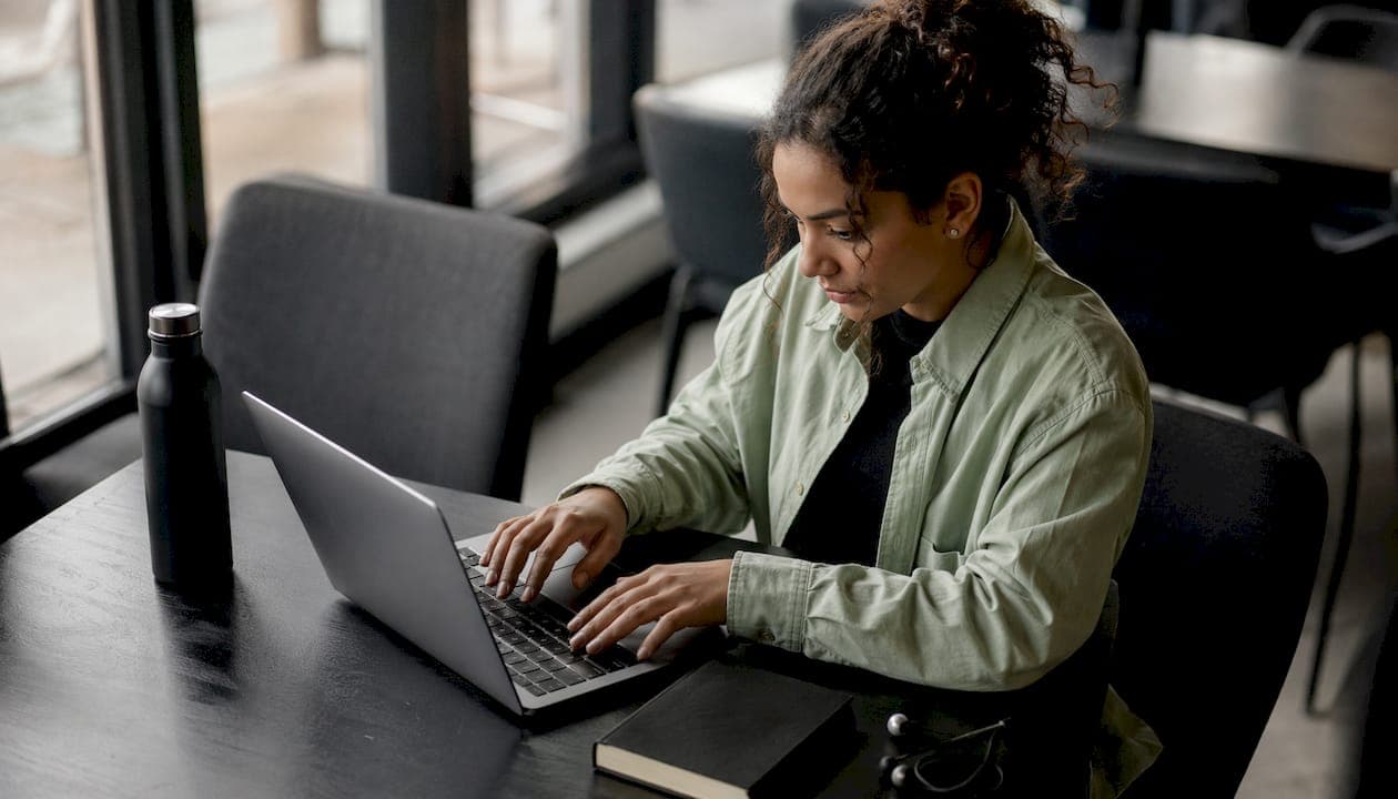 Best Quizlet Alternatives for Privacy-First Apple Users