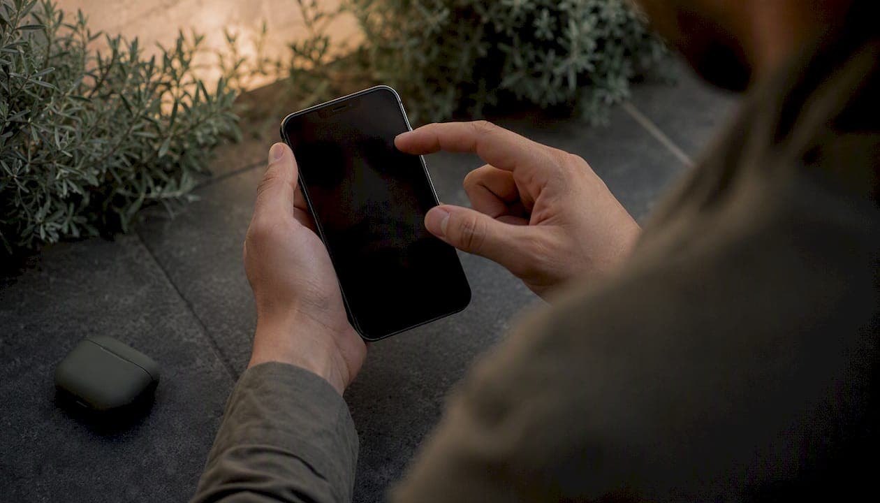 How to Disable an App's Internet Access on iPhone
