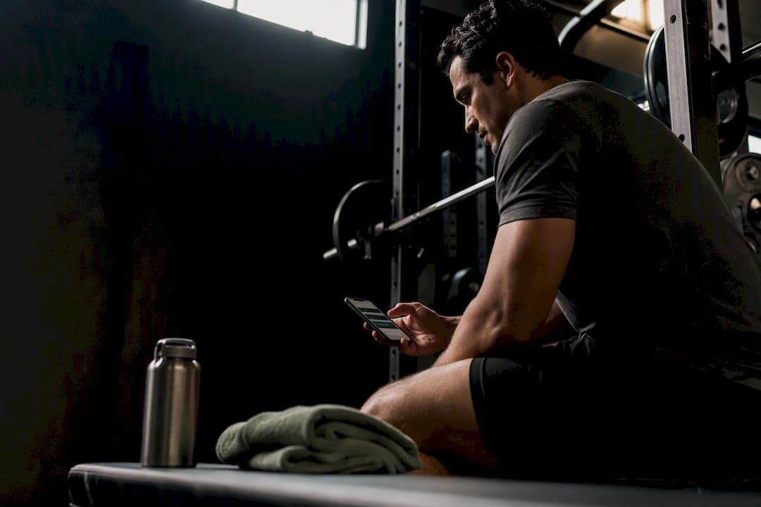 Secure iPhone Gym Logs Without an Account Using HealthKit and App Privacy Report